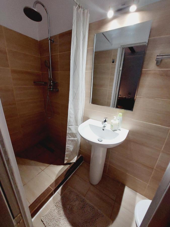 Confort Inn Otopeni Bagian luar foto